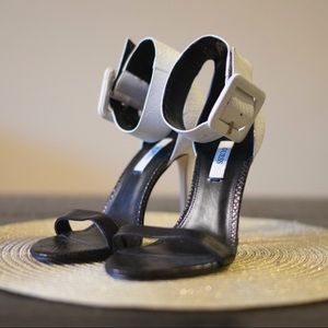 Guess Single Sole Pumps